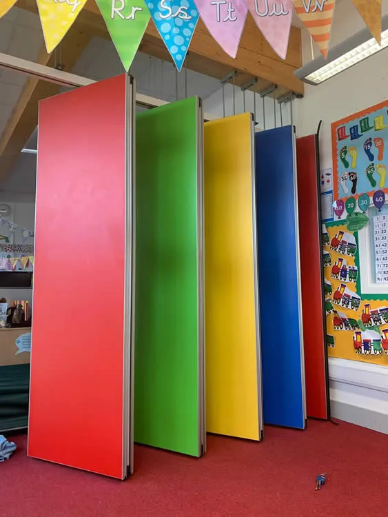 A vibrant partition for a vibrant school